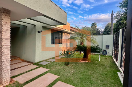 Casa à venda - 230.81m² - Parque Cidade Jardim, Umuarama-PR