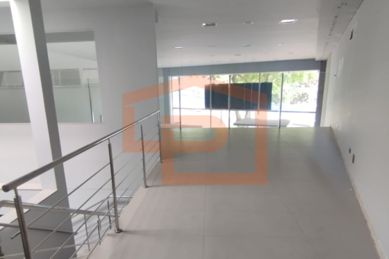 Salão Comercial para alugar - 432.00m² - Zona III, Umuarama-PR