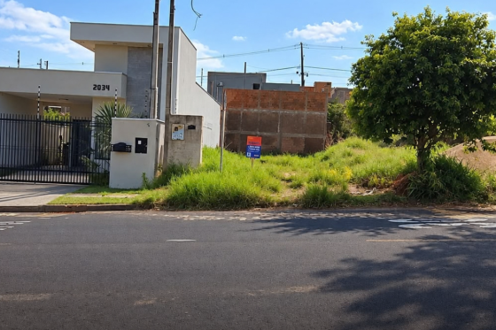 Terreno à venda - 126.00m² - Jardim Ilha da Madeira, Umuarama-PR